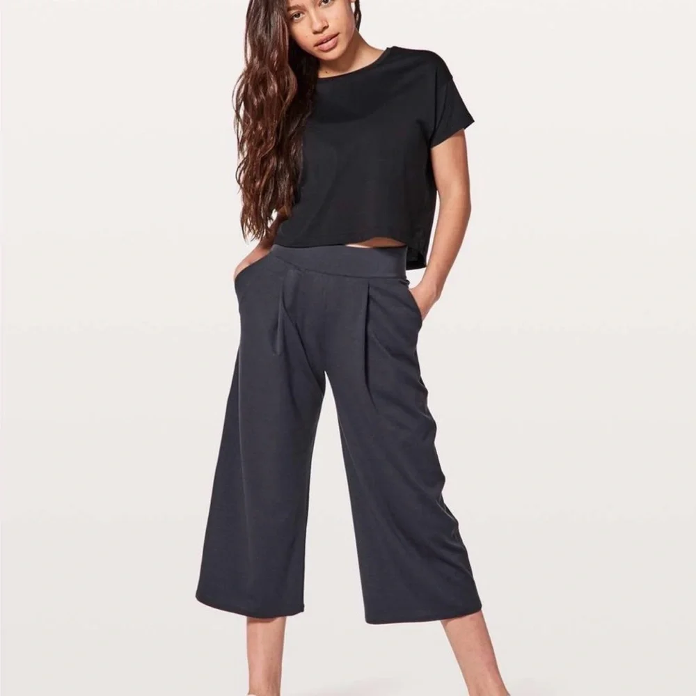 Lululemon Can You Feel The Pleat Crop SHR Heather Black